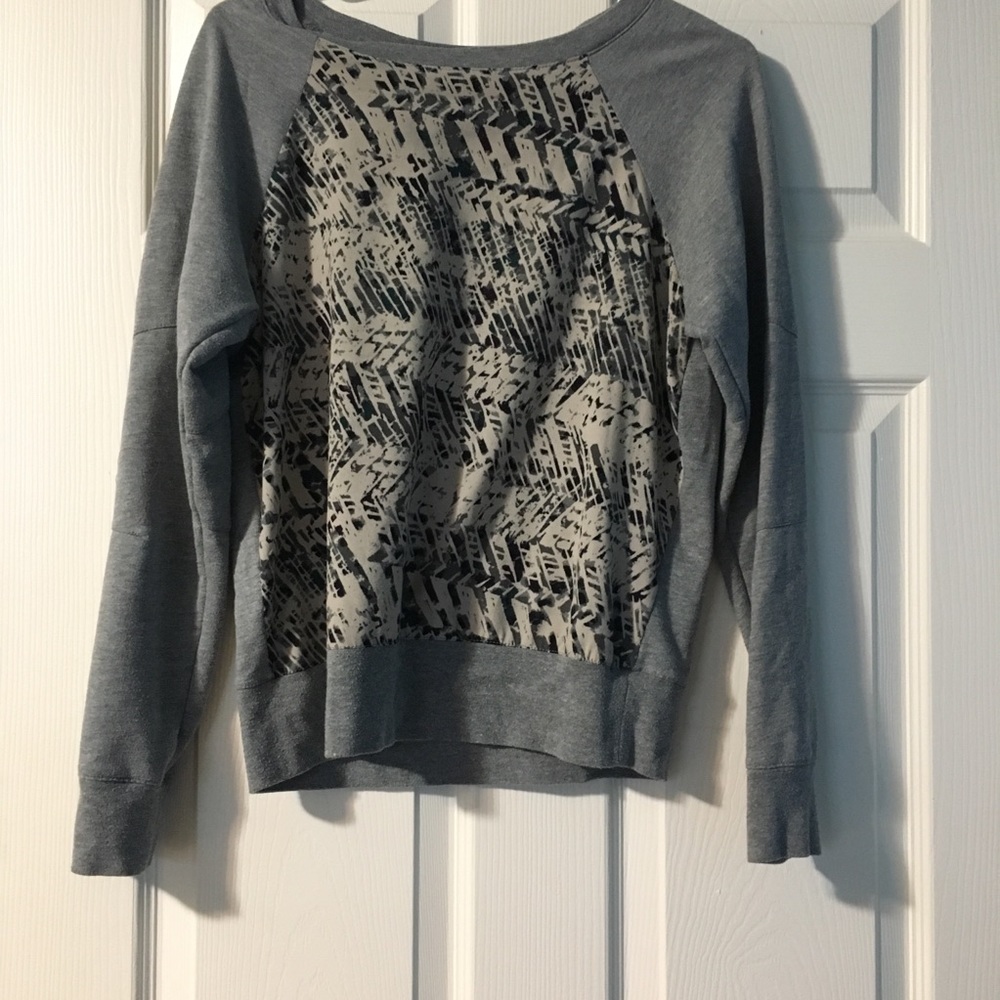 Converse gray and black sweatshirt